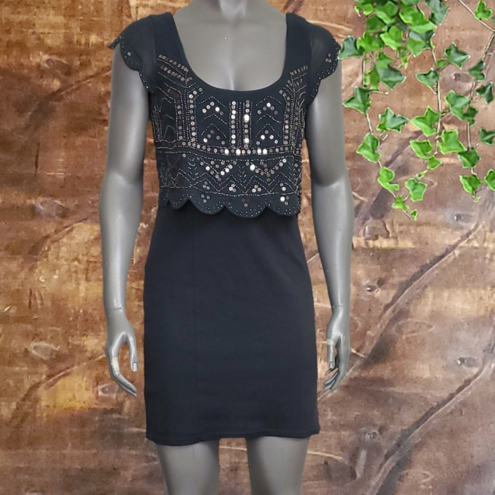 ✨AMERICAN EAGLE✨ SEQUIN CAP SLEEVE DRESS